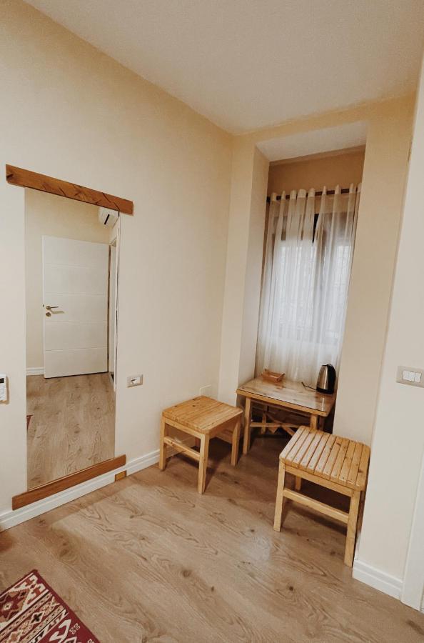 At Pikotiko'S - Korca City Rooms For Rent Exterior photo