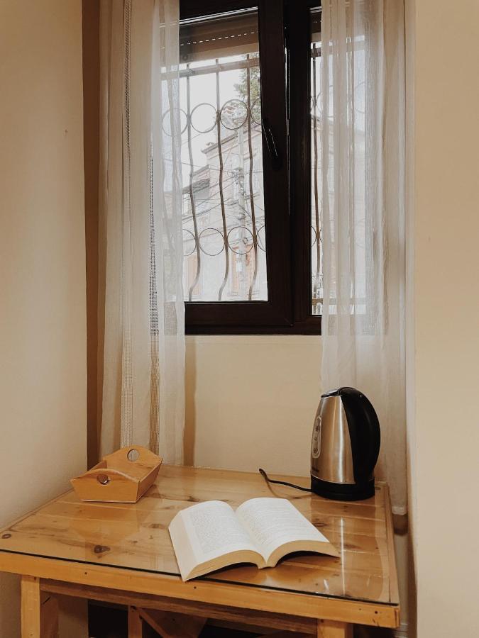 At Pikotiko'S - Korca City Rooms For Rent Exterior photo