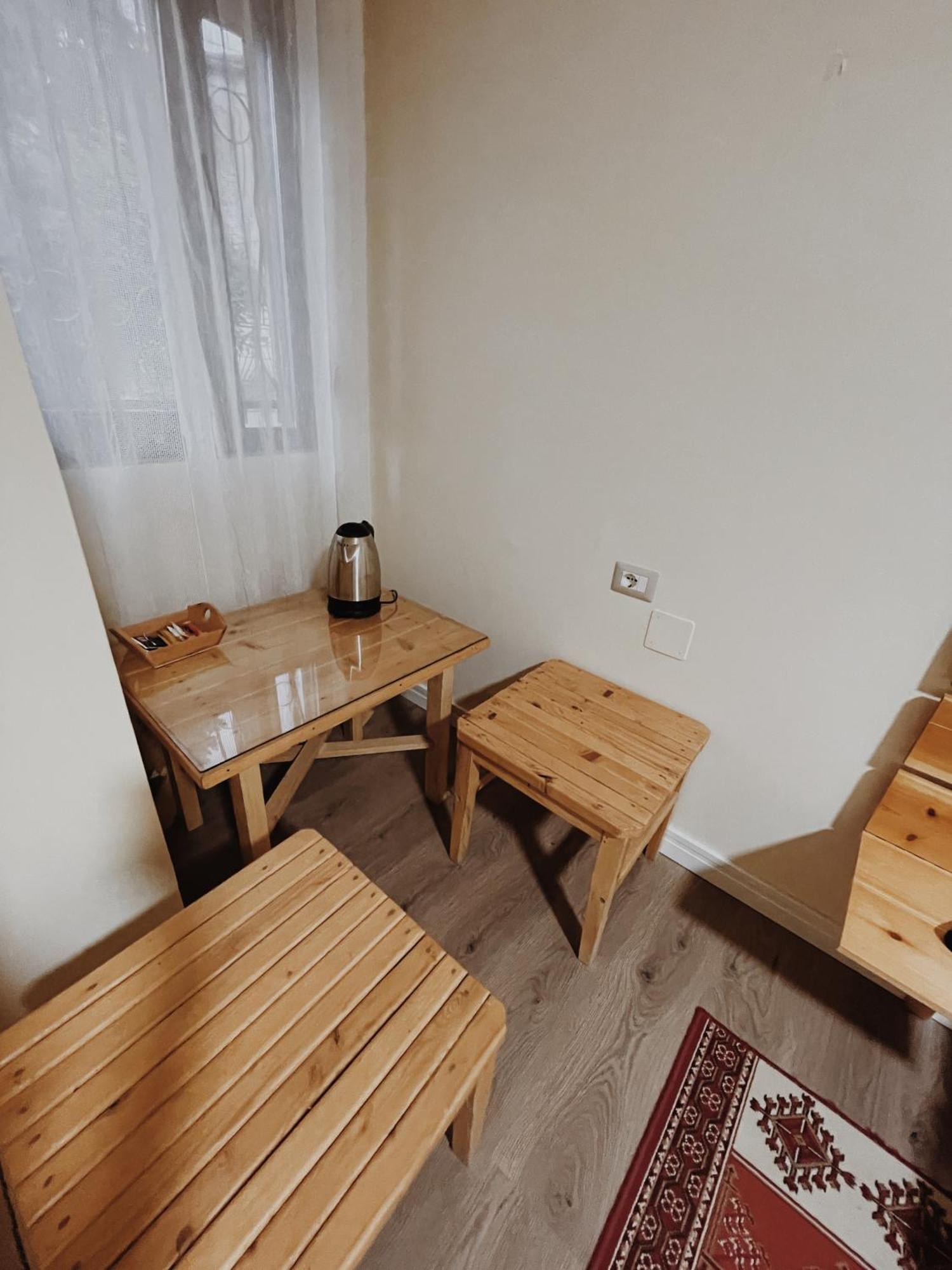 At Pikotiko'S - Korca City Rooms For Rent Exterior photo