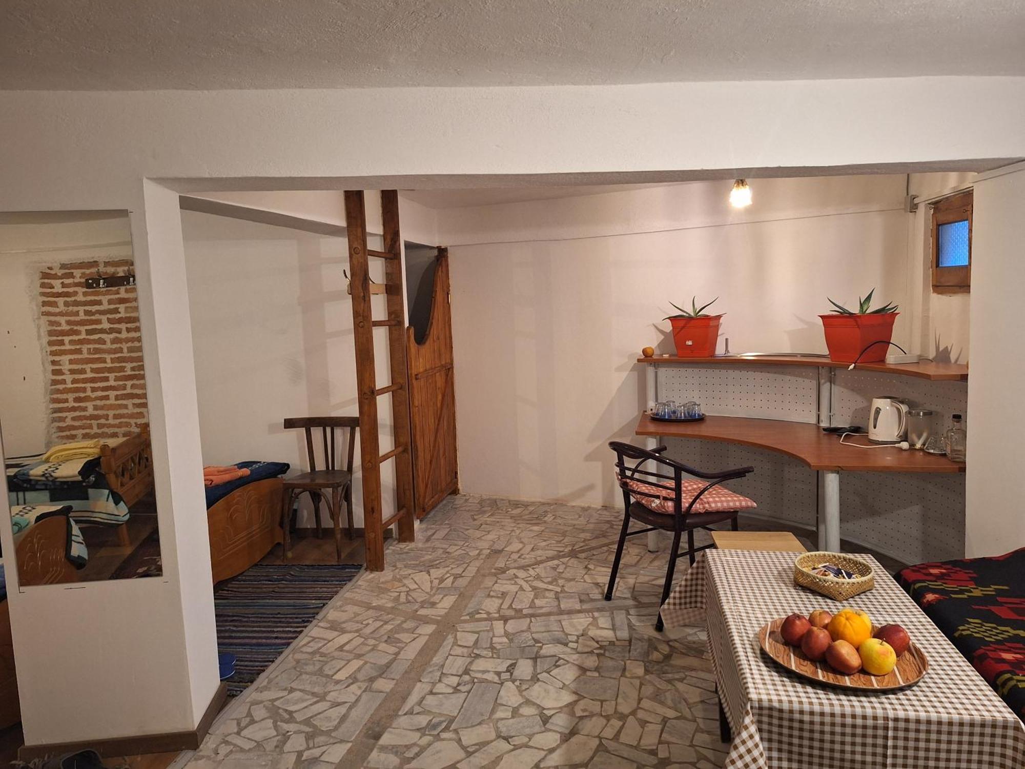 At Pikotiko'S - Korca City Rooms For Rent Exterior photo